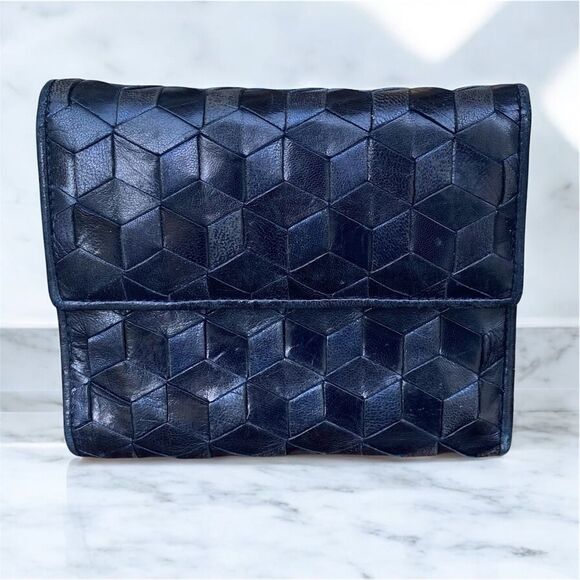 Cole Haan Woman's Black Weave Bifold Leather Wallet EUC - Picture 1 of 6